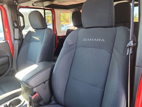 Used 2023 Jeep Wrangler Unlimited Sahara w/ Dual Top Group image 22