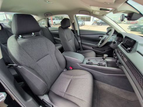 Used 2025 Honda Accord LX image 30