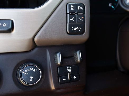 Used 2018 GMC Yukon Denali w/ Denali Ultimate Package AWD/4WD image 23