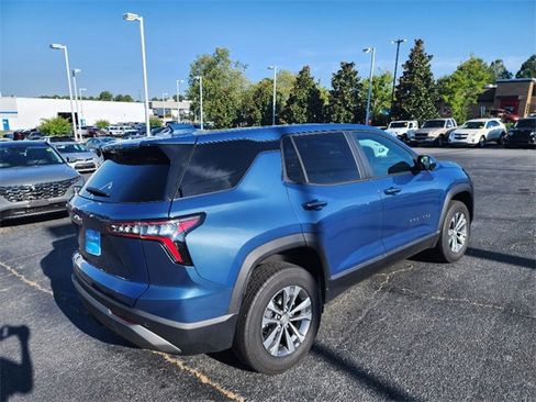 Used 2025 Chevrolet Equinox LT w/ Safety and Technology Package image 7