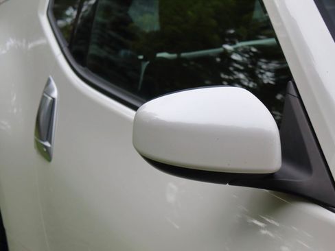Used 2009 Nissan 370Z Touring RWD image 22