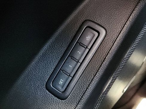 Used 2018 GMC Yukon XL SLT image 17