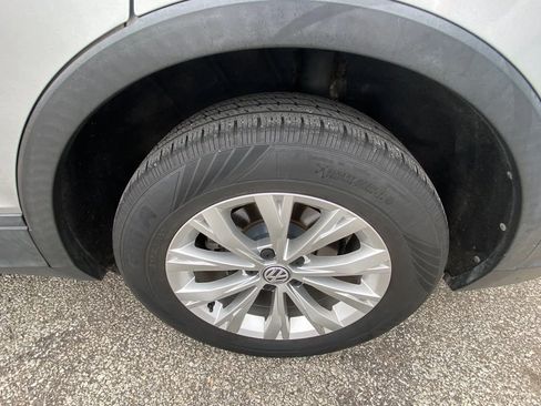 Used 2019 Volkswagen Tiguan S image 24