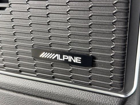 Used 2023 Jeep Grand Cherokee L Summit w/ Luxury Tech Group V image 19