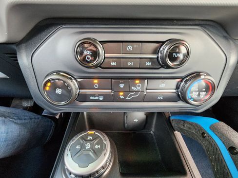 Used 2022 Ford Bronco Black Diamond AWD/4WD image 40
