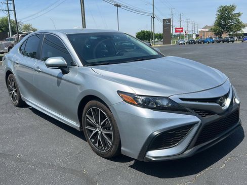 Used 2024 Toyota Camry SE FWD image 8