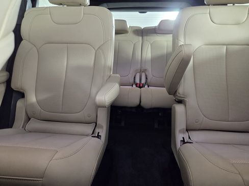 Certified 2025 Jeep Grand Cherokee L Limited w/ Luxury Tech Group II image 24