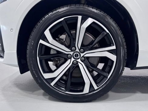 Certified 2024 Volvo XC60 T8 Ultimate AWD/4WD image 30