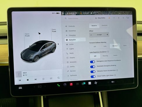 Used 2018 Tesla Model 3 Long Range image 26
