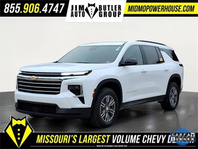 Used 2025 Chevrolet Traverse LT