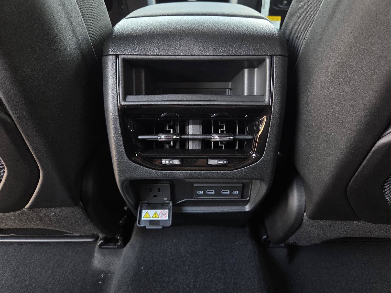 New 2027 Jeep Grand Cherokee Altitude RWD image 16