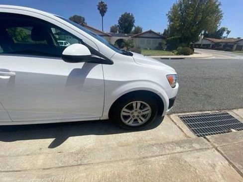 Used 2014 Chevrolet Sonic LT FWD image 2
