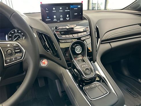 Used 2025 Acura RDX SH-AWD image 21