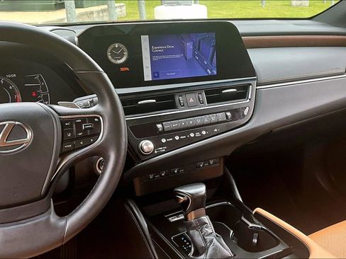 Used 2025 Lexus ES 350 w/ Premium Package FWD image 9