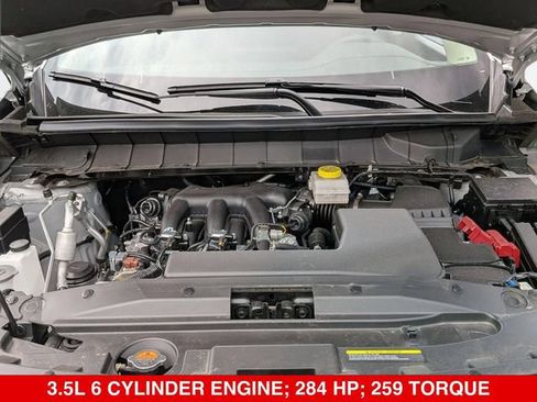 Certified 2025 Nissan Pathfinder SV AWD/4WD image 39