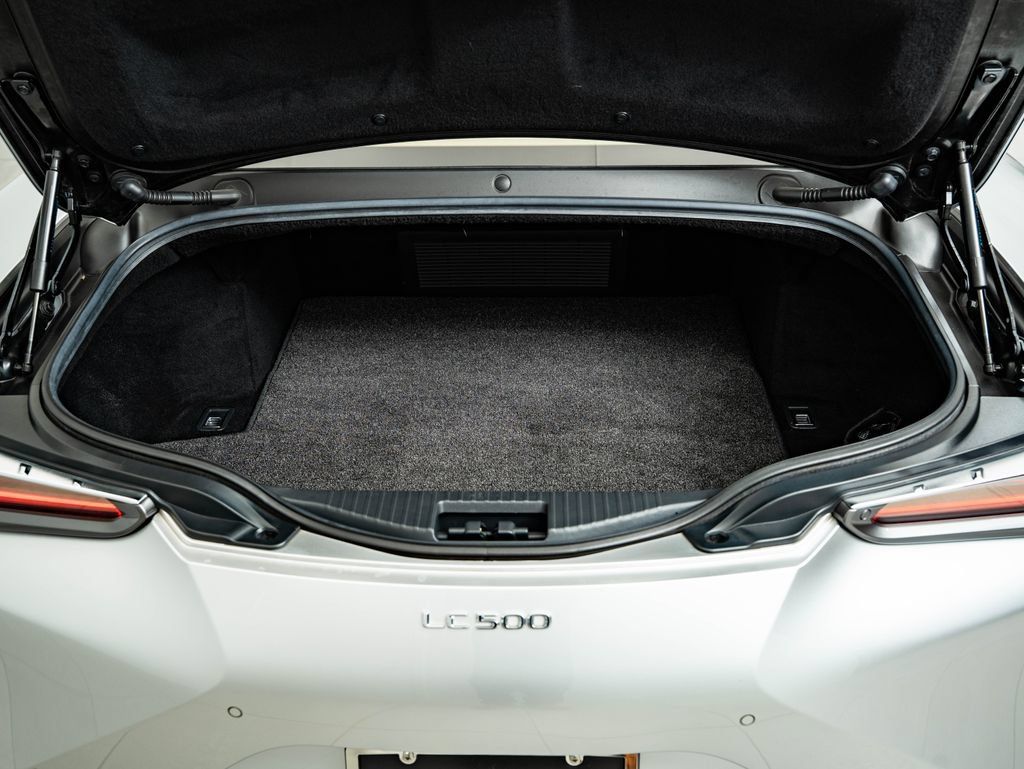Used 2018 Lexus LC 500 Coupe w/ Touring Package RWD image 19