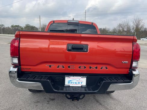 Used 2018 Toyota Tacoma 2WD Double Cab image 9