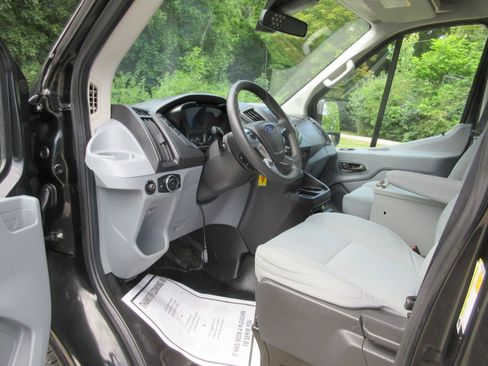Used 2015 Ford Transit 250 148 Medium Roof RWD image 26