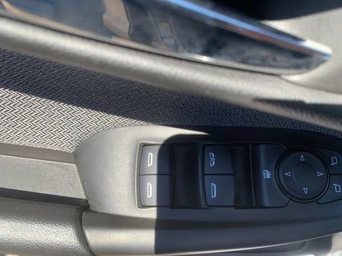 Used 2025 Chevrolet TrailBlazer LT AWD/4WD image 12