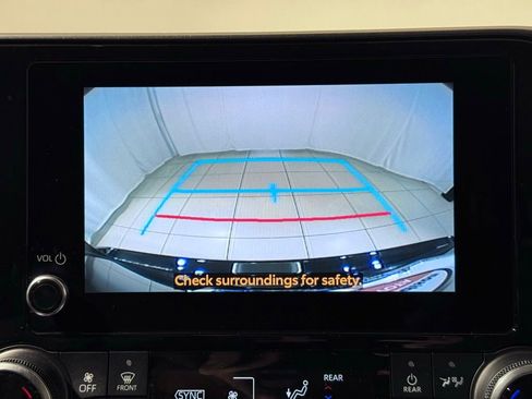 Used 2023 Toyota Highlander XLE image 33