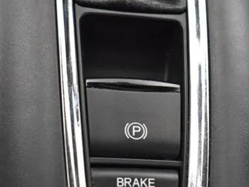 Used 2022 Honda HR-V EX-L image 35