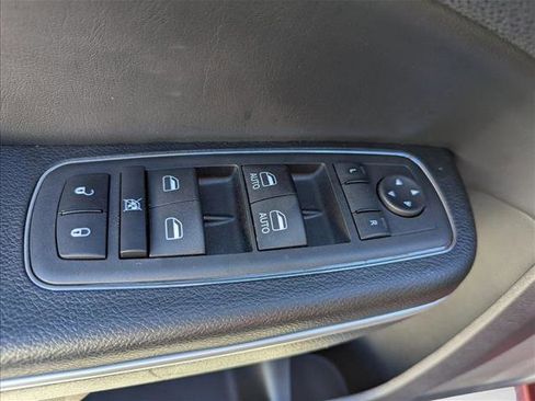 Used 2023 Chrysler 300 Touring w/ Sport Appearance Package image 9