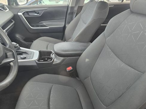 Used 2025 Toyota RAV4 XLE AWD/4WD image 24