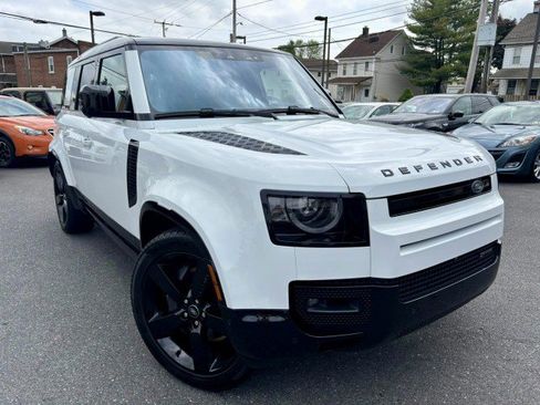 Used 2022 Land Rover Defender 110 X-Dynamic SE image 3