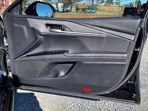 Used 2025 Toyota Camry SE image 21