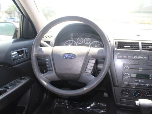 Used 2009 Ford Fusion SE FWD image 12