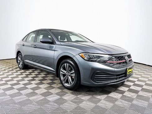 Used 2023 Volkswagen Jetta SE FWD image 1