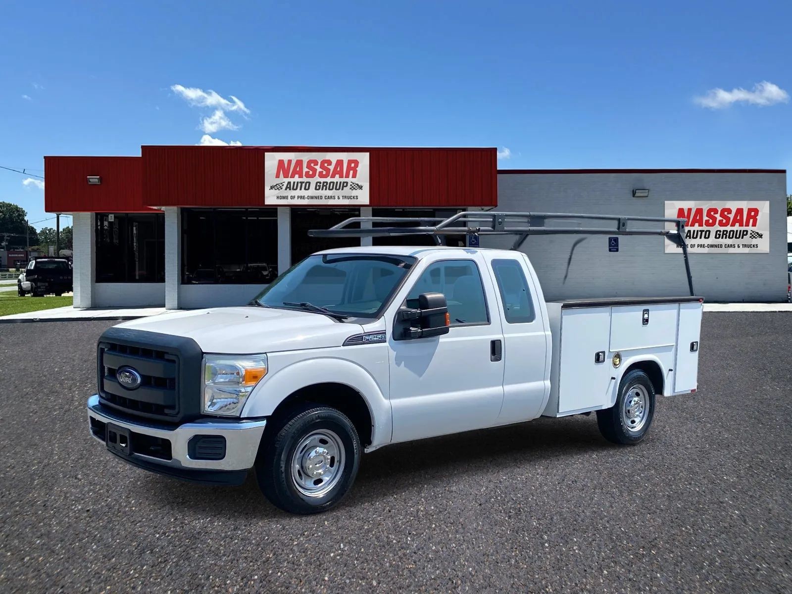 Used 2015 Ford F250 XL w/ Power Equipment Group RWD image 1