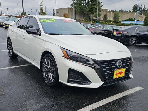 Certified 2023 Nissan Altima 2.0 SR image 7