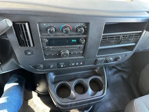 Used 2019 Chevrolet Express 2500 LS w/ Driver Convenience Package RWD image 15
