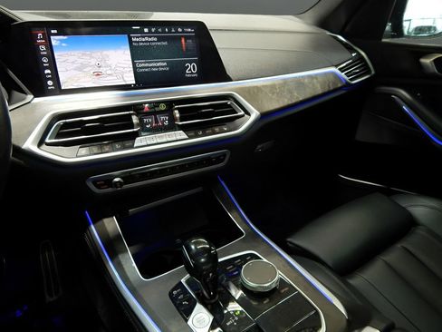 Used 2022 BMW X5 xDrive40i w/ M Sport Package AWD/4WD image 14