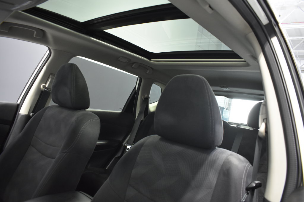 Used 2014 Nissan Rogue SV w/ SV Premium Package FWD image 16