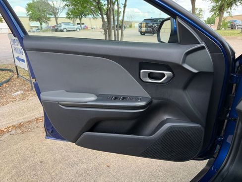 Used 2025 Kia K4 LXS image 18