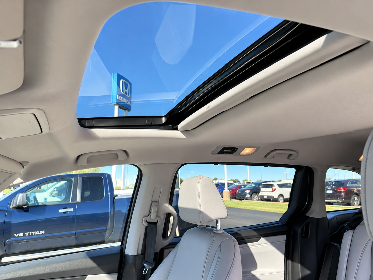 Used 2024 Honda Odyssey EX-L image 4