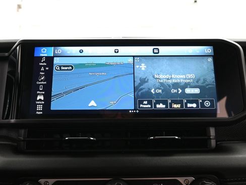 Used 2024 Jeep Wrangler Unlimited Rubicon 392 AWD/4WD image 29