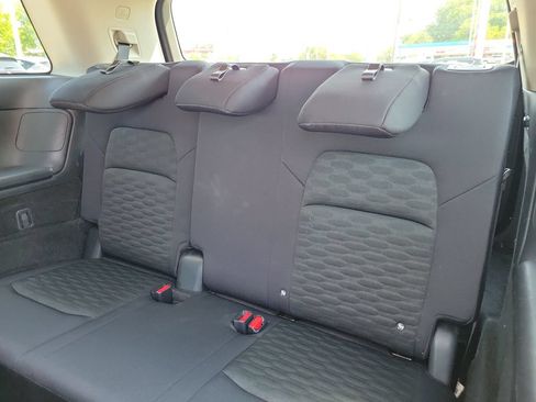 Used 2024 Nissan Pathfinder S AWD/4WD image 16