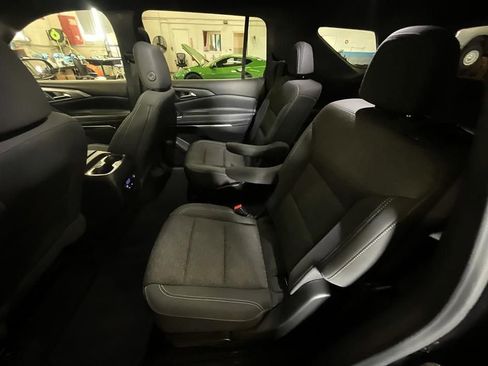 Used 2024 Chevrolet Traverse LT w/ Midnight/Sport Edition FWD image 25