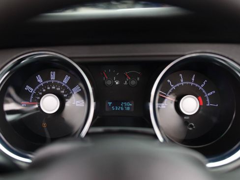 Used 2010 Ford Mustang Convertible RWD image 29