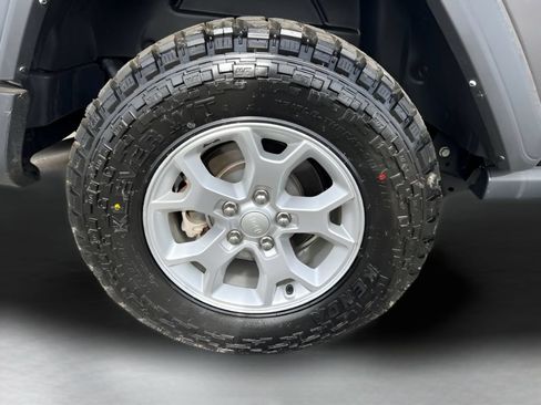Used 2021 Jeep Wrangler Sport AWD/4WD image 28