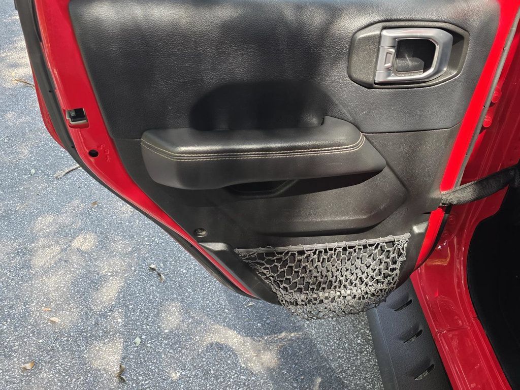 Used 2018 Jeep Wrangler Unlimited Sahara AWD/4WD image 45