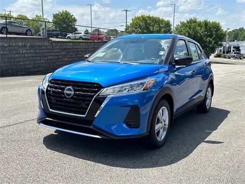 New 2025 Nissan Kicks Play S image 8