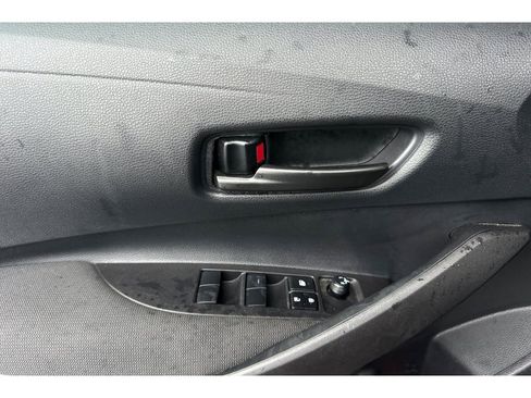 Used 2025 Toyota Corolla LE image 11