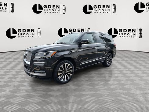 Used 2024 Lincoln Navigator Reserve AWD/4WD image 4