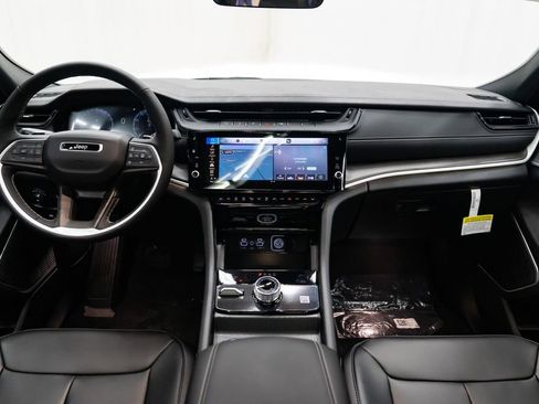 New 2026 Jeep Grand Cherokee L Limited image 10