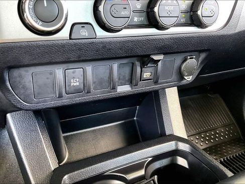 Used 2021 Toyota Tacoma SR AWD/4WD image 24