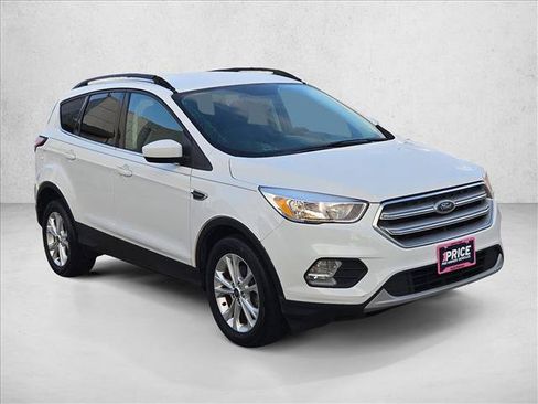 Used 2018 Ford Escape SE FWD image 3